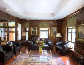 Bar and lounge area at Cheshire Hotel. 