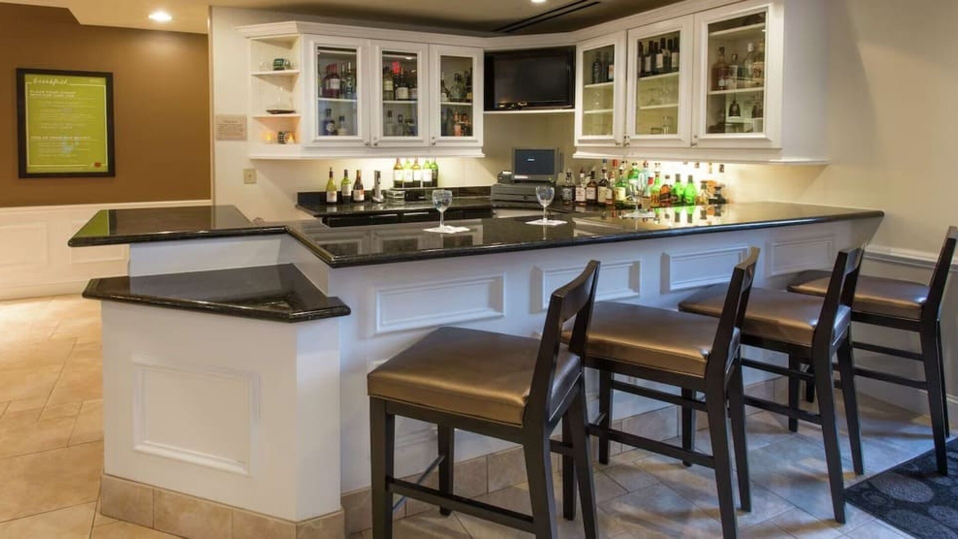 Hotel bar at Hilton Garden Inn Macon / Mercer University.
