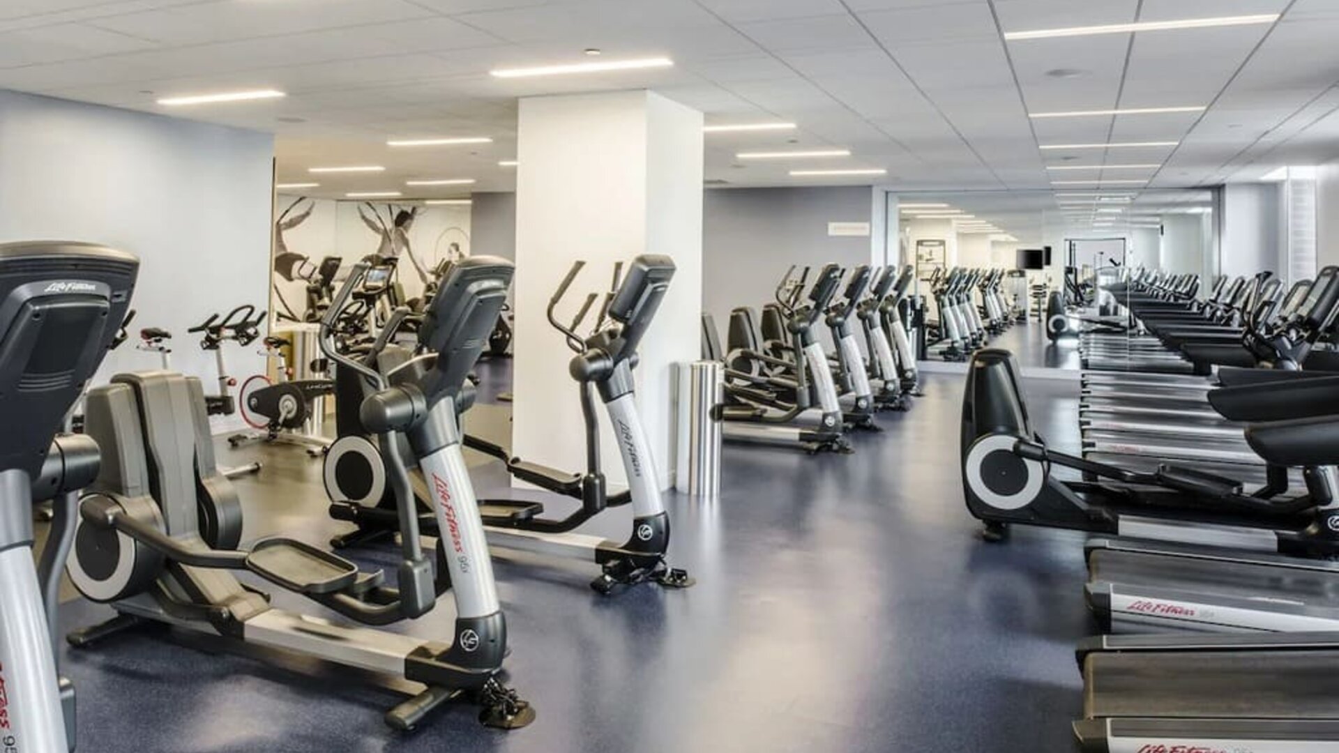 Fitness center at Hyatt Regency Chicago.