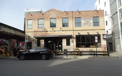 Hotel exterior at The Chicago Hotel Collection River North.
