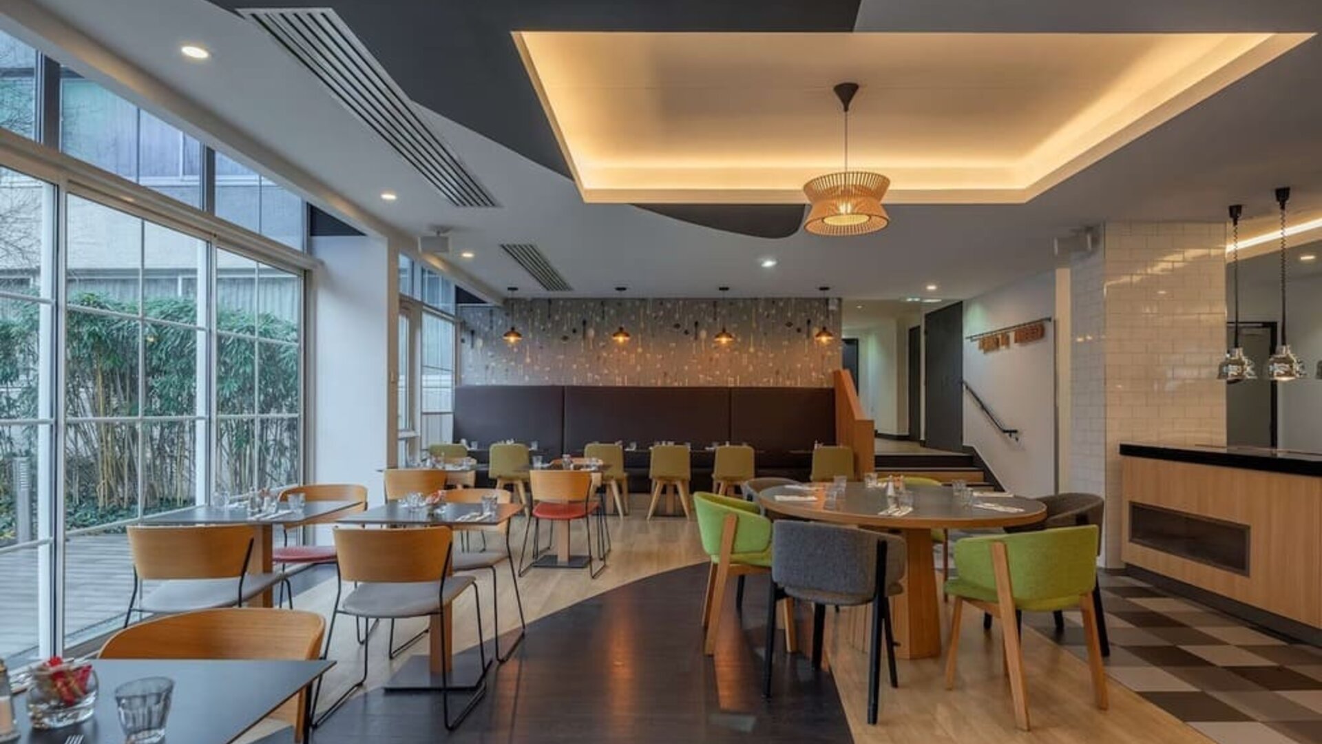 Lounge and dining area at DoubleTree By Hilton Paris Bougival.
