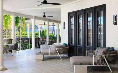 Seats in the veranda perfect for coworking at Renaissance Boca Raton Hotel.
