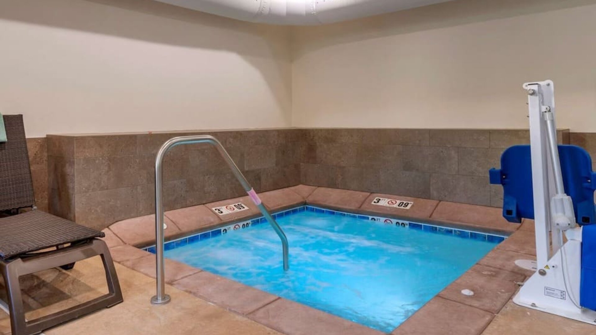 Hot tub available at Comfort Inn & Suites Mankato.