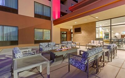 Courtyard perfect for coworking at Best Western Plus Executive Residency Phoenix North Happy Valley.