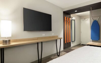 Day room amenities at Tru By Hilton Wichita Northeast.
