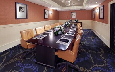 Meeting room at DoubleTree By Hilton Orlando Downtown.
