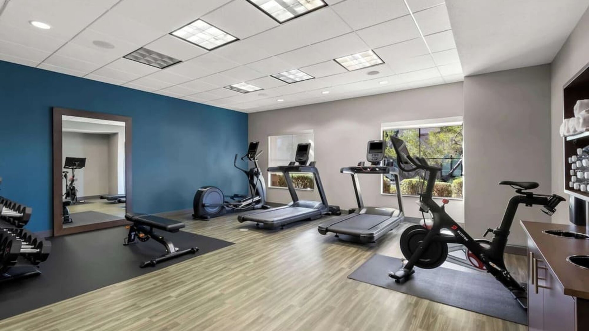 Fitness center at Hampton Inn & Suites Phoenix/Gilbert.