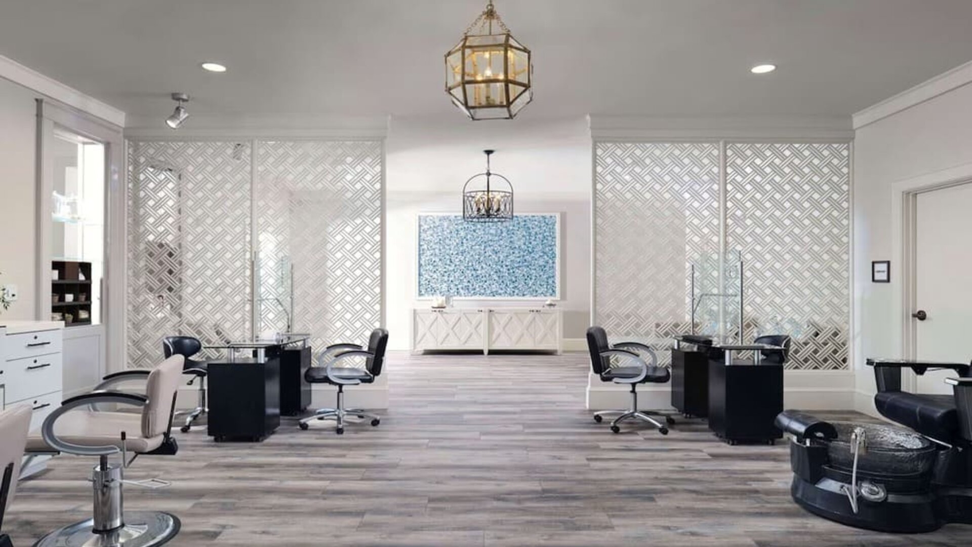 Salon available at Embassy Suites By Hilton Myrtle Beach Oceanfront Resort.