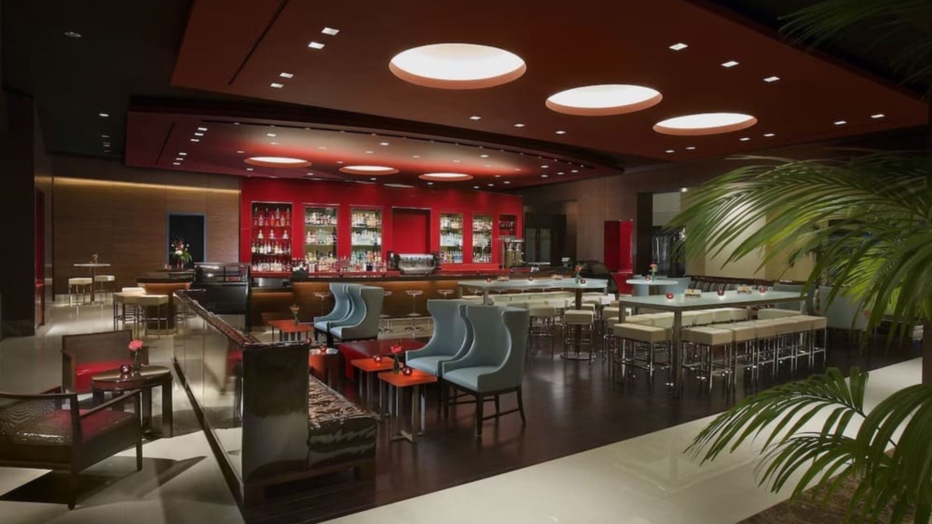 One of the 4 bars at Hilton Anatole.