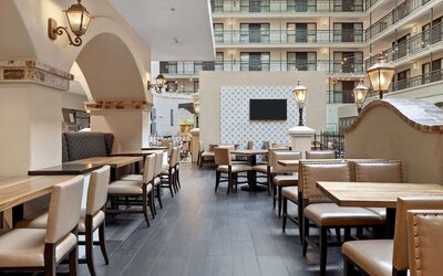 Breakfast area perfect for coworking at Embassy Suites By Hilton Los Angeles International Airport South.