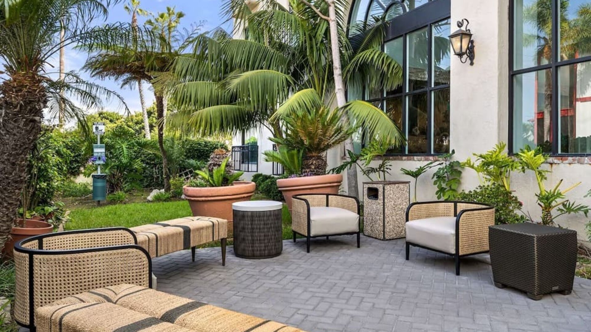 Plenty of seats in the courtyard of Embassy Suites By Hilton Los Angeles International Airport South.