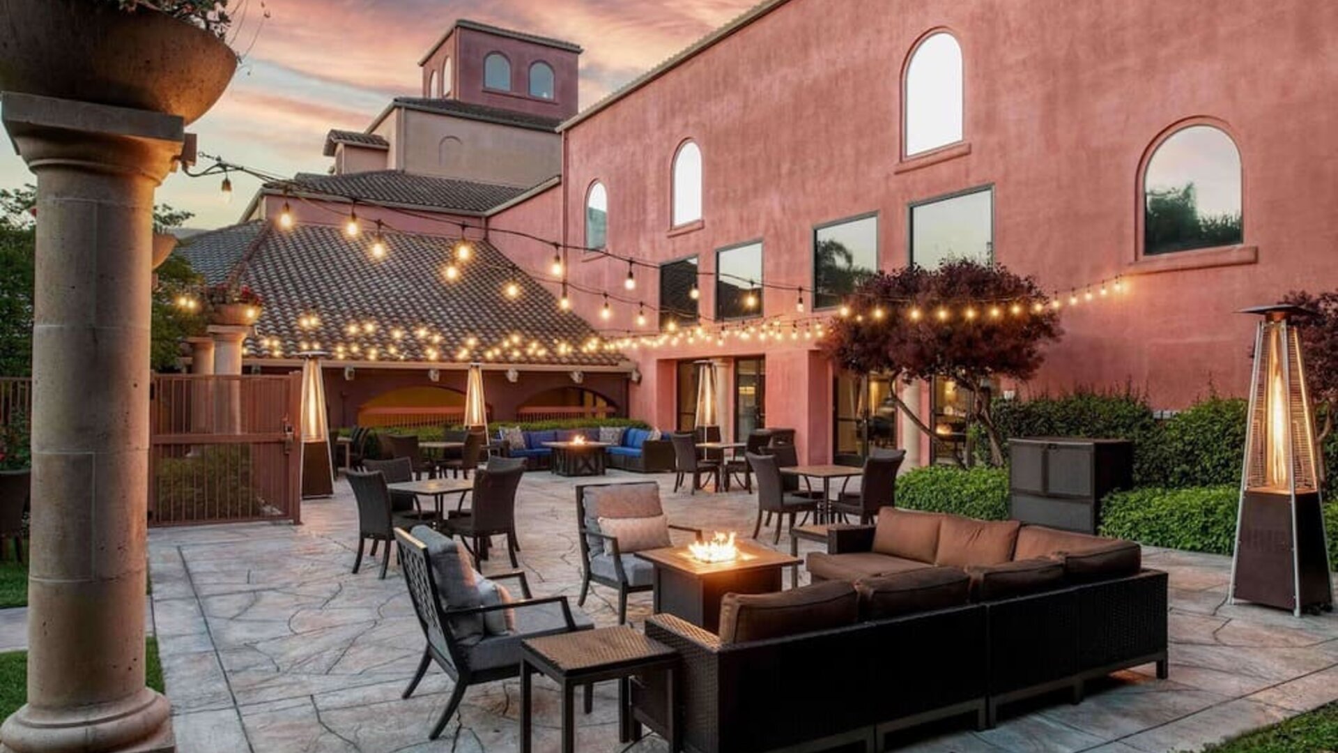 Firepit available in the courtyard at DoubleTree By Hilton Sonoma Wine Country.