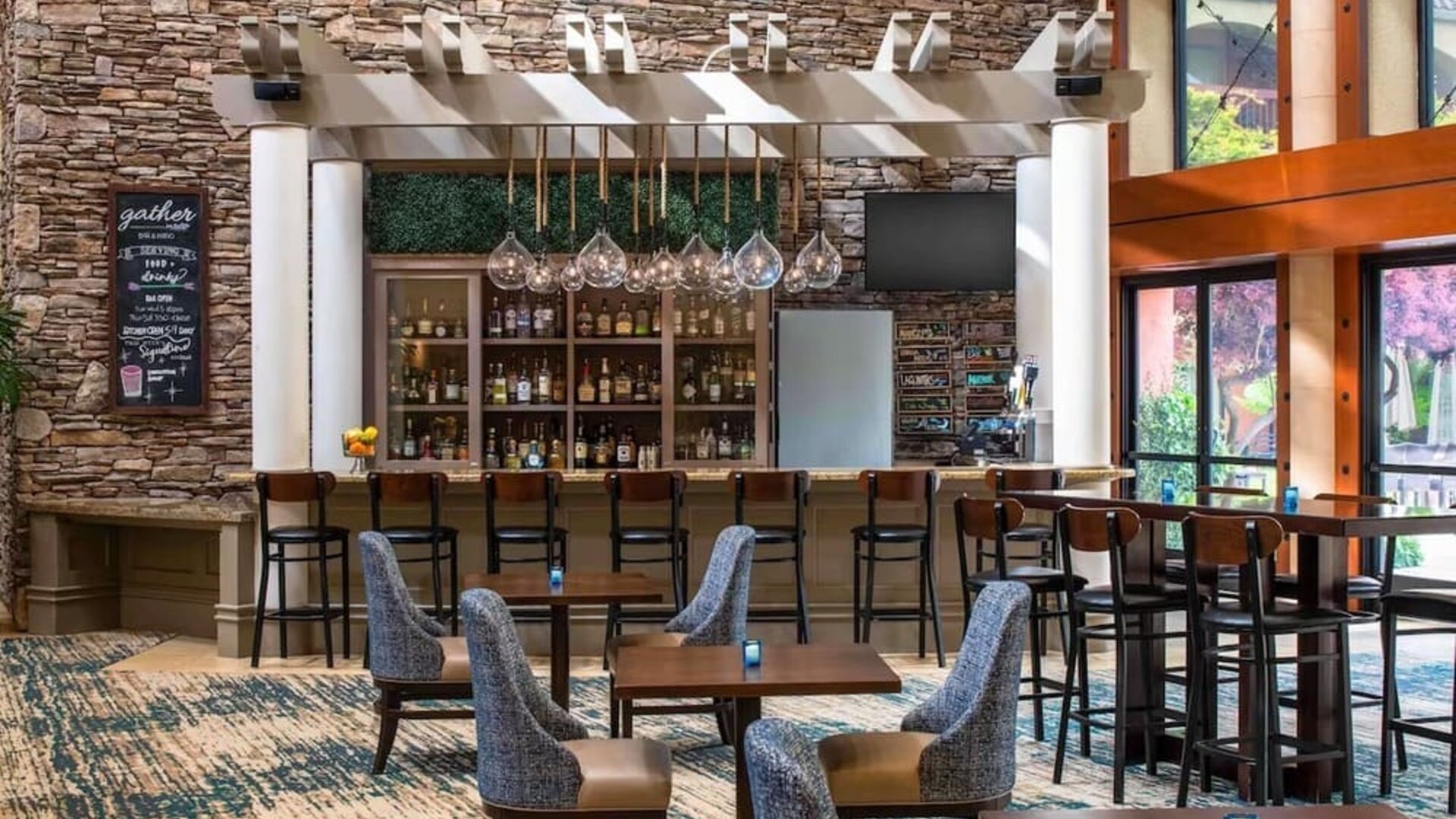 Lobby and coworking lounge at DoubleTree By Hilton Sonoma Wine Country.