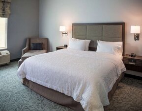 Day use room with natural light at Hampton Inn Atlantic City Absecon, NJ.