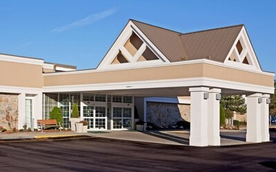 Entrance at EnVision Hotel And Conference Center Mansfield Foxboro.
