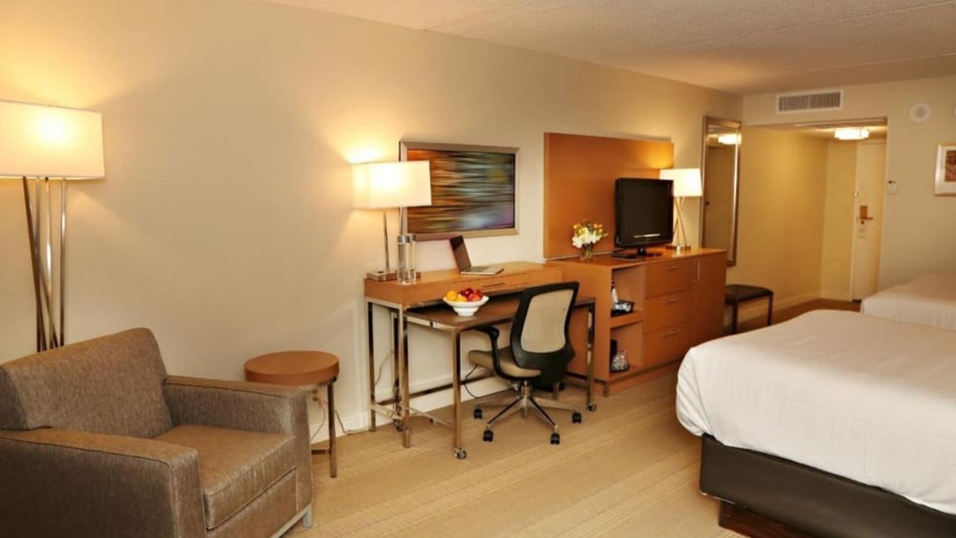 Room workspace at EnVision Hotel And Conference Center Mansfield Foxboro.