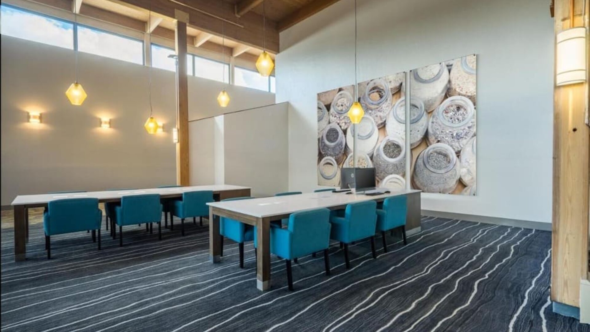 Business center at EnVision Hotel And Conference Center Mansfield Foxboro.