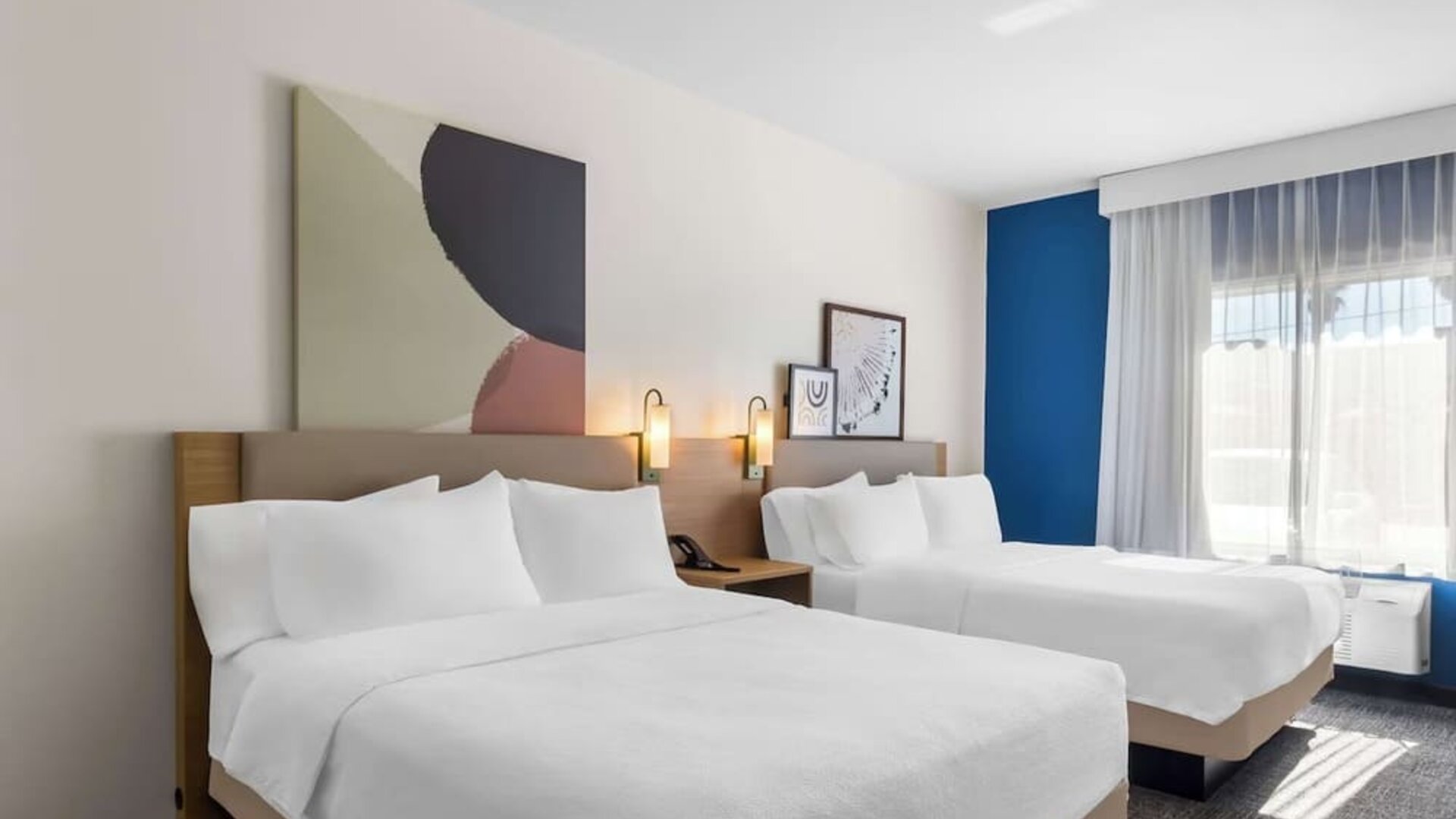 Day use twin room at Spark By Hilton Pearland.