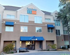 Exterior of Sonesta ES Suites Dallas Medical Market Center.