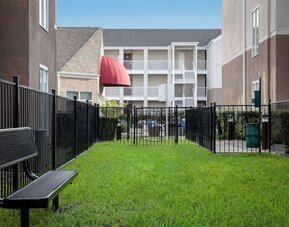 Outdoor patio at Sonesta ES Suites Dallas Medical Market Center.