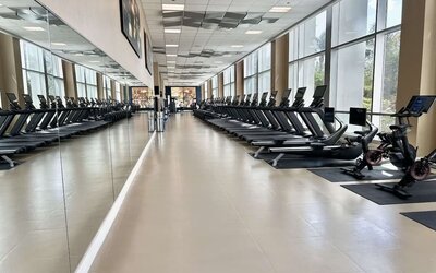 Fully equipped fitness center at Hilton Orlando.