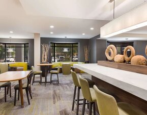 Dining area at Sonesta Select Tempe Downtown.