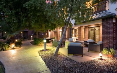 Outdoor lounge seating at Sonesta Select Tempe Downtown.