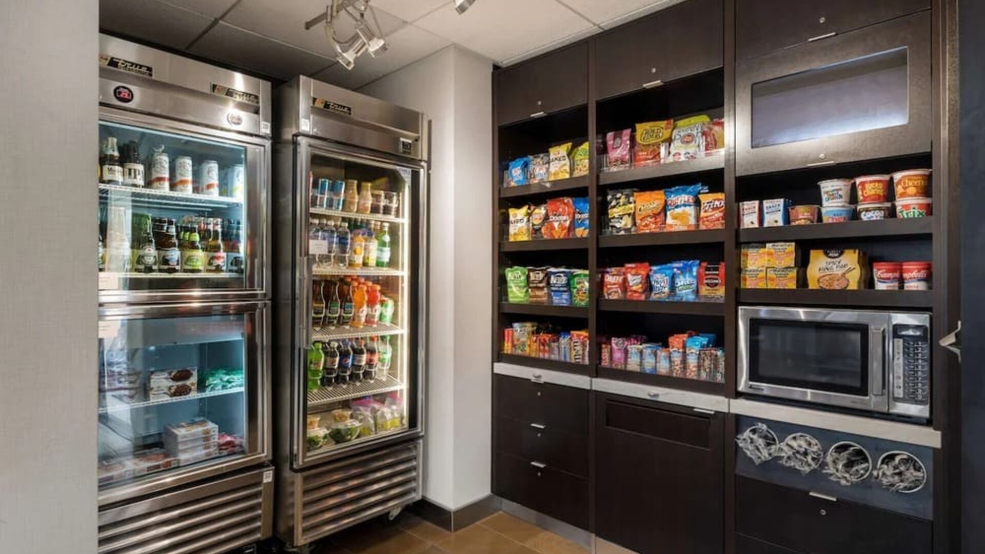 Snack bar at Sonesta Select Pleasant Hill.