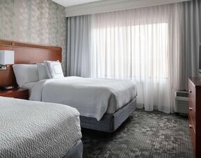 Day use twin room at Sonesta Select Phoenix Camelback.