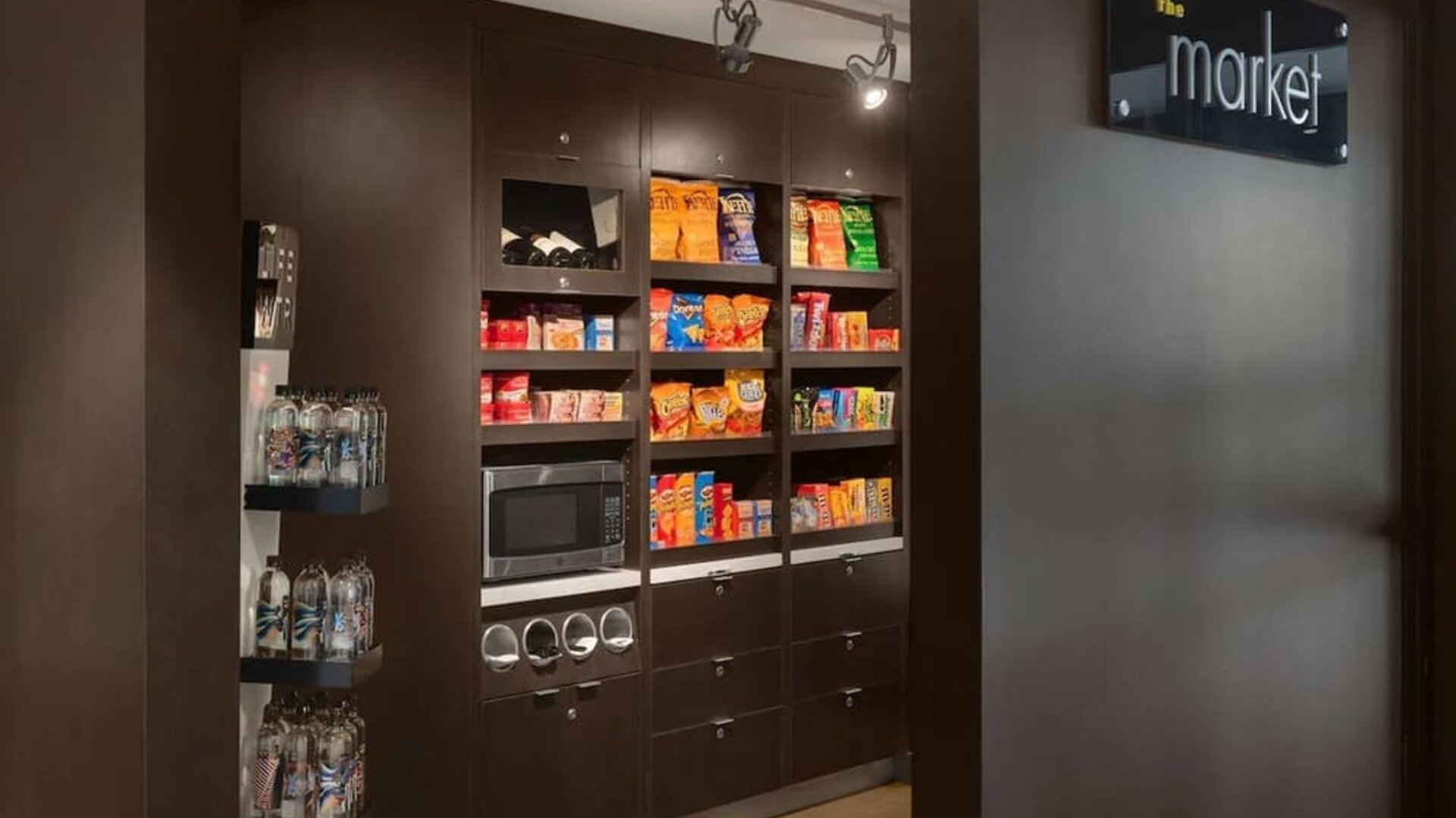 Convenience store at 	Sonesta Select Newport Middletown.