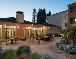 Patio at Sonesta Select Los Angeles LAX El Segundo.