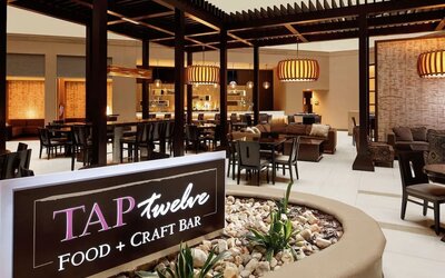 Restaurant area perfect for co-working at Embassy Suites By Hilton Crystal City-National Airport.