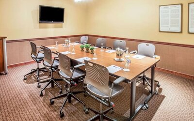 Professional meeting room at Sonesta Milwaukee West Wauwatosa.