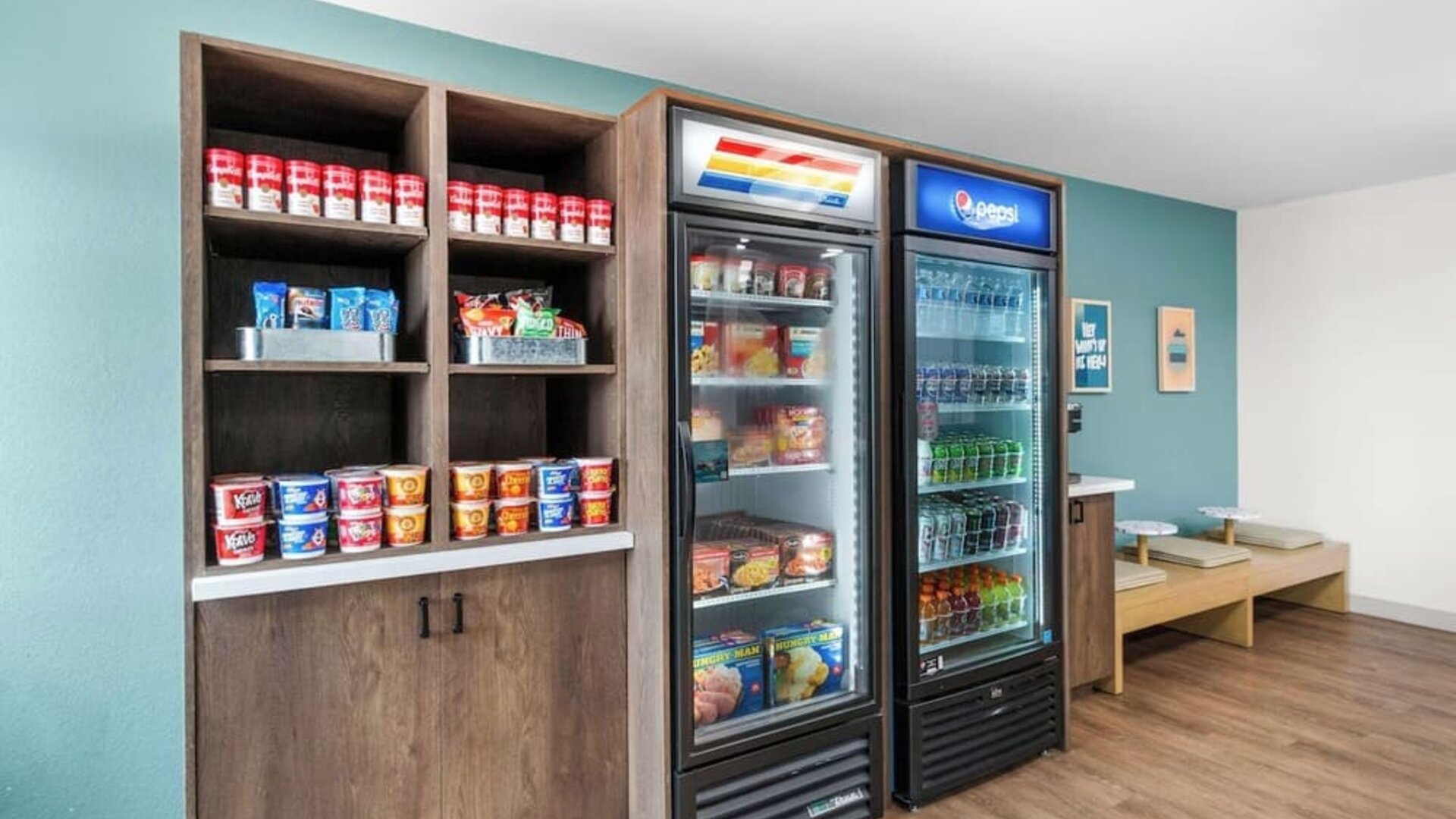 Hotel reception and convenience store at Sonesta Simply Suites Austin South.