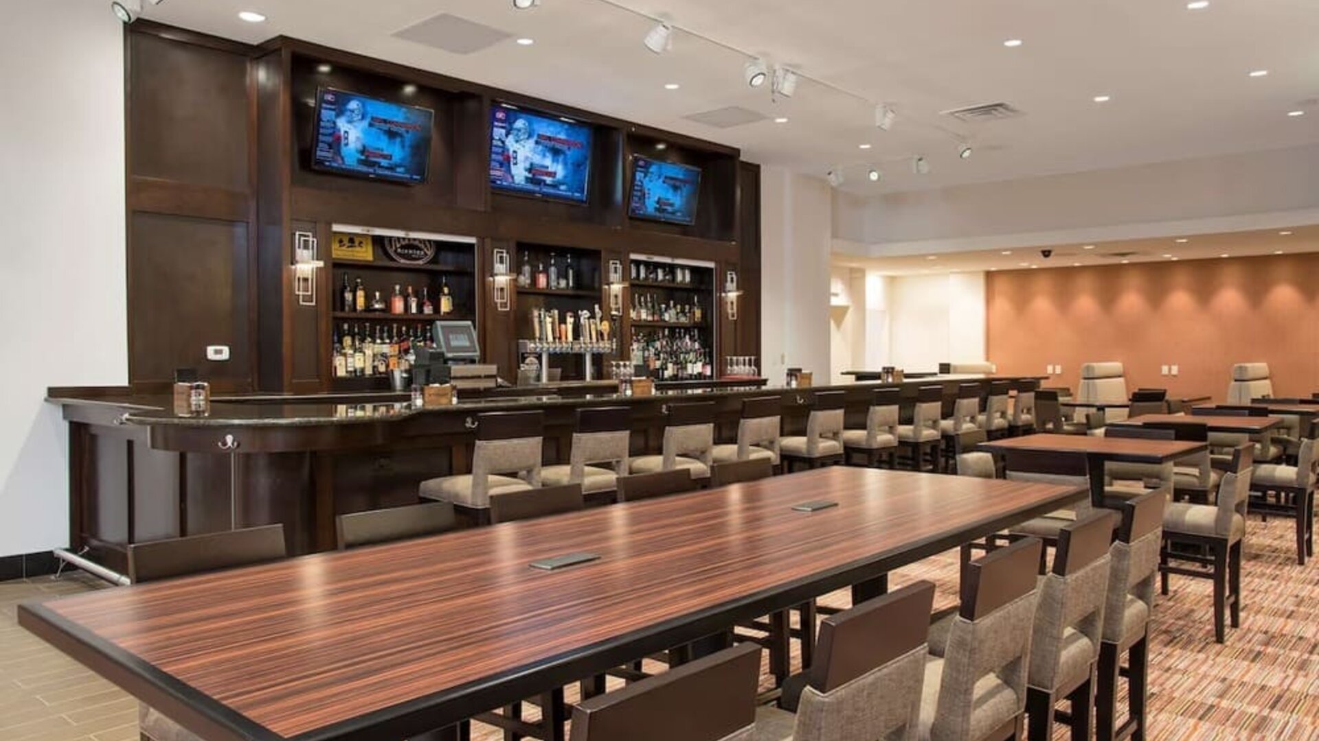 Hotel bar perfect for coworking at DoubleTree By Hilton Grand Rapids Airport.