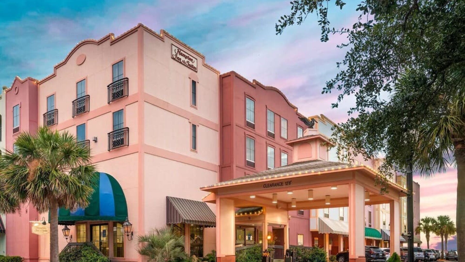 Parking area at Hampton Inn & Suites Amelia Island-Historic Harbor Front.