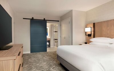 Day room with natural light at DoubleTree By Hilton Canton Downtown.