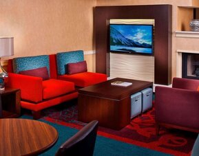 Comfortable lounge area at Sonesta ES Suites Birmingham Homewood.