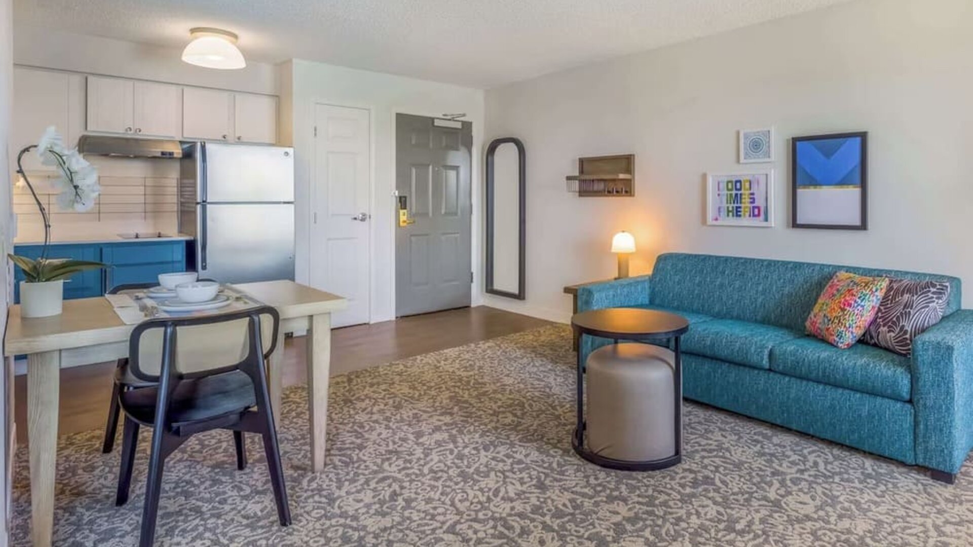 Day use suite with living room and kitchen at Sonesta ES Suites Austin The Domain Area.