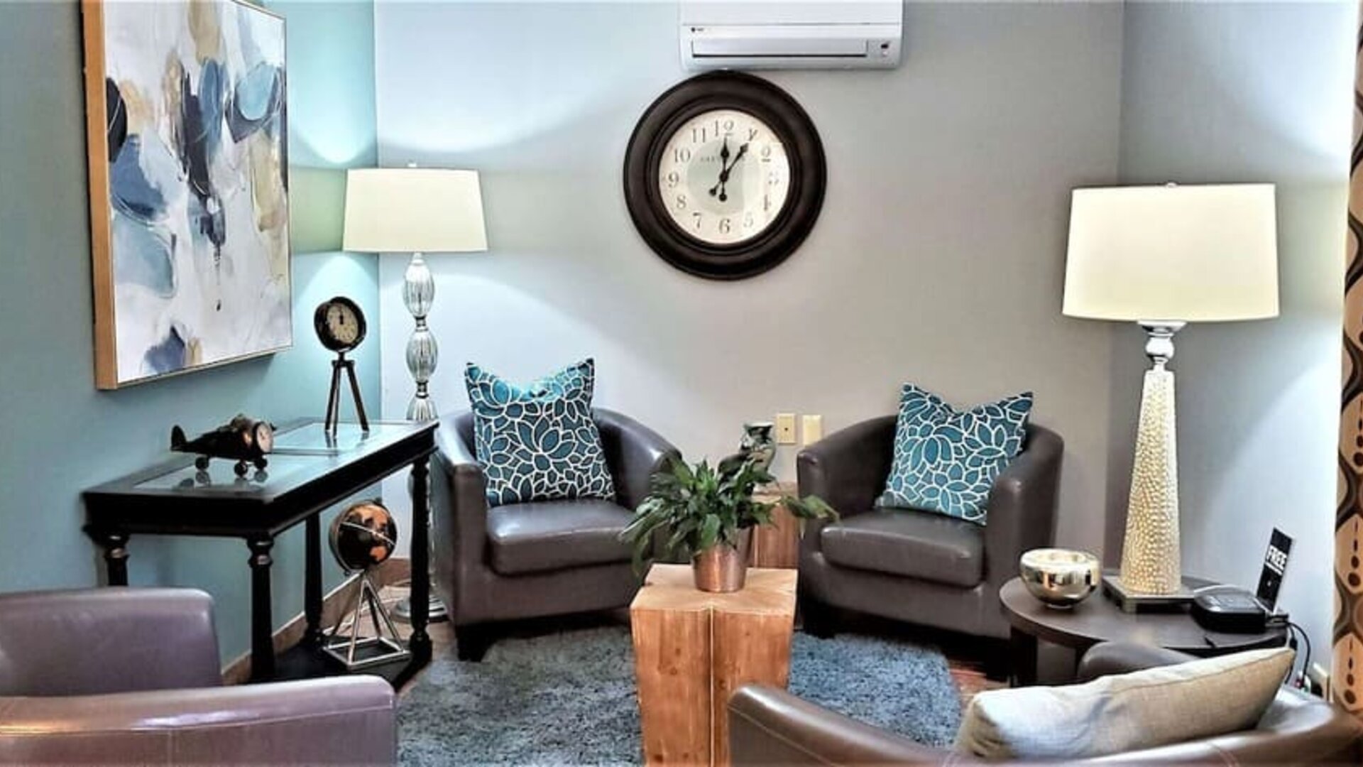 Comfortable lobby lounge at Sonesta Simply Suites Parsippany Morris Plains.