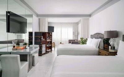 Day use twin room at Nautilus Sonesta Miami Beach.