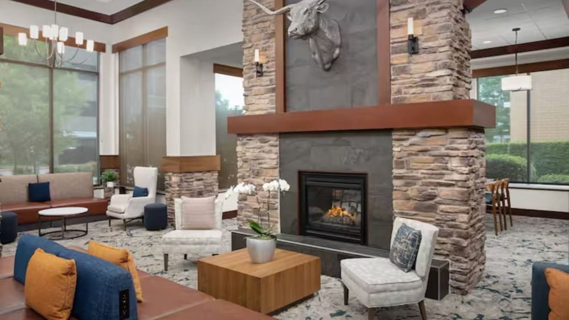 Lobby and coworking lounge at Hilton Garden Inn Fort Worth Medical Center.