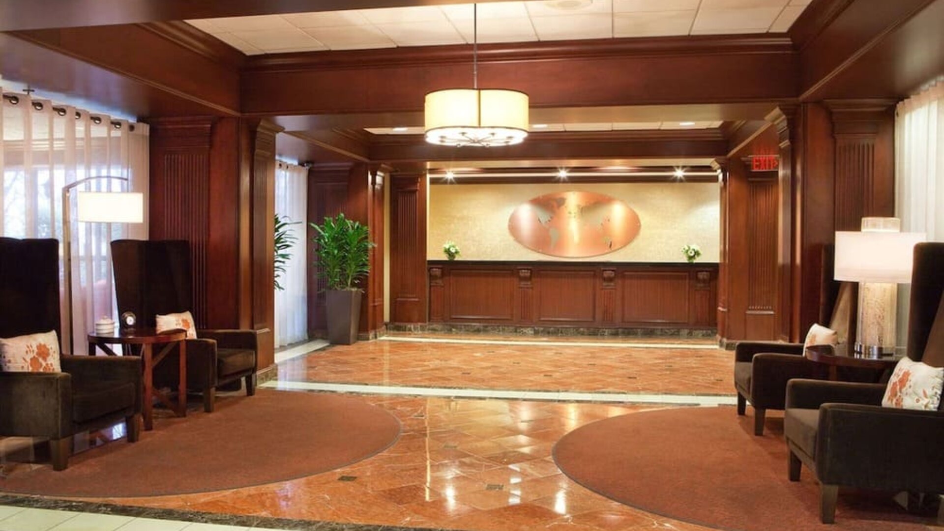 Lobby lounge at Sonesta Atlanta Airport North.