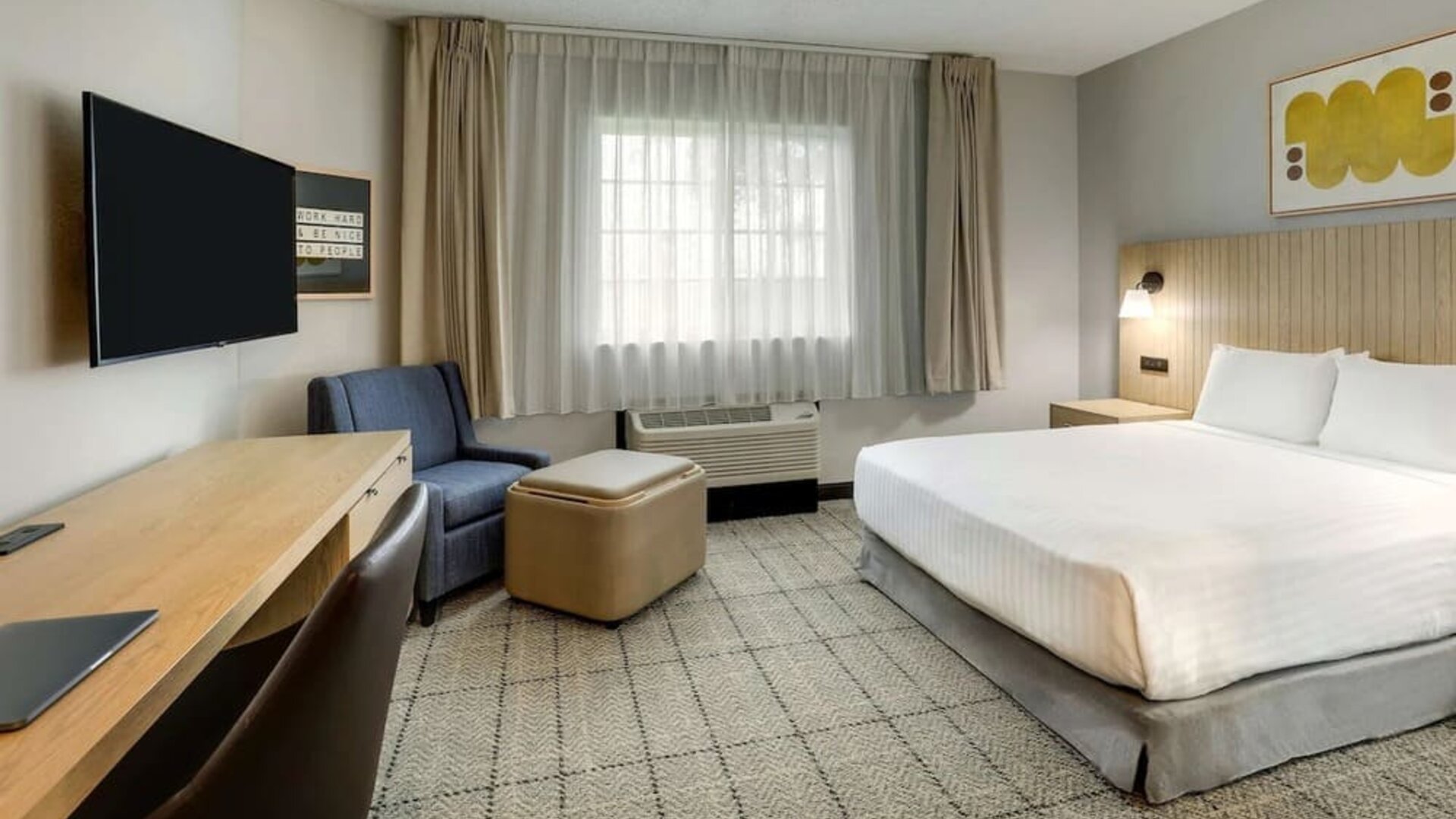 Day use room with work desk at Sonesta Simply Suites Miami Airport Doral.