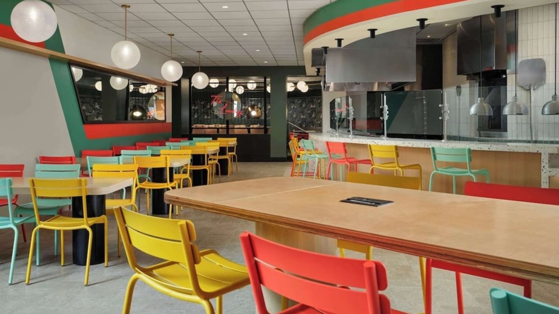Dining area perfect for coworking at Sonesta Los Angeles Airport LAX.