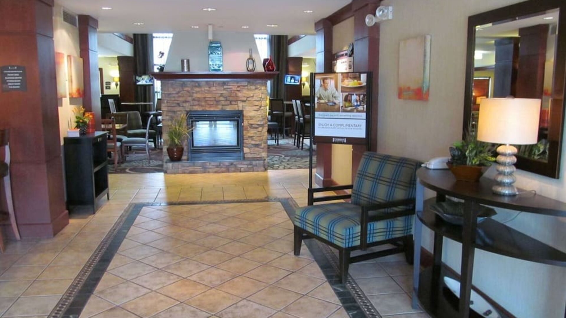 Lobby lounge at Sonesta ES Suites San Antonio Northwest - Medical Center.