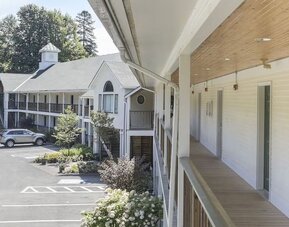 Parking available at Fairbanks Inn.