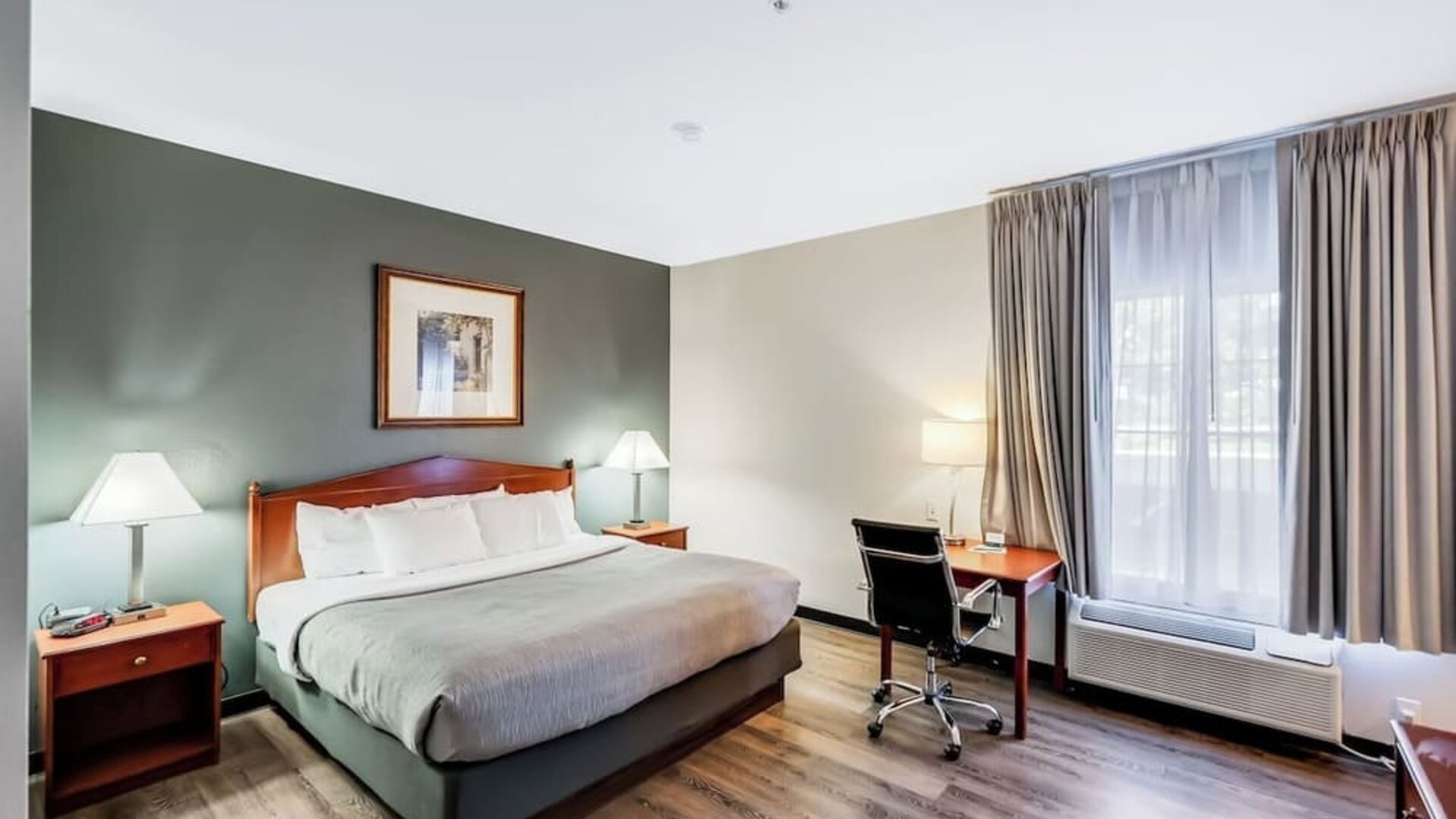 King suite at Quality Inn & Suites Liberty Lake - Spokane Valley.