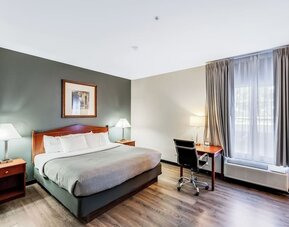 King suite at Quality Inn & Suites Liberty Lake - Spokane Valley.