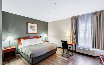 King suite at Quality Inn & Suites Liberty Lake - Spokane Valley.